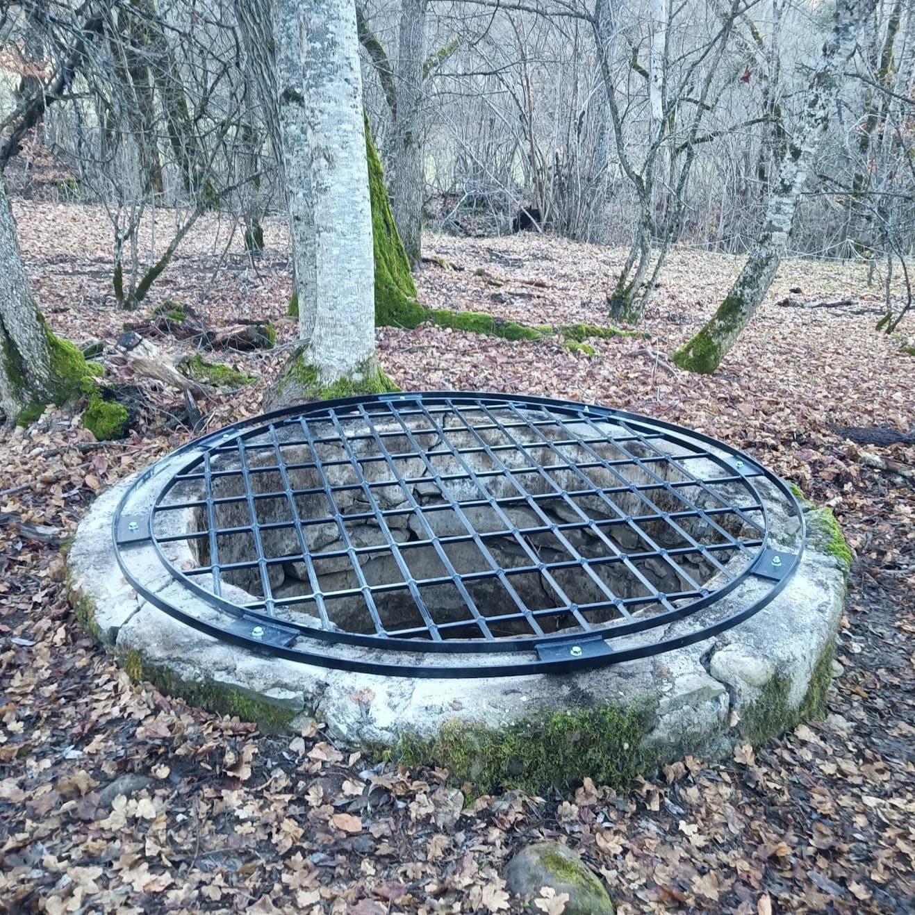 Grille de sécurisation d'un puits