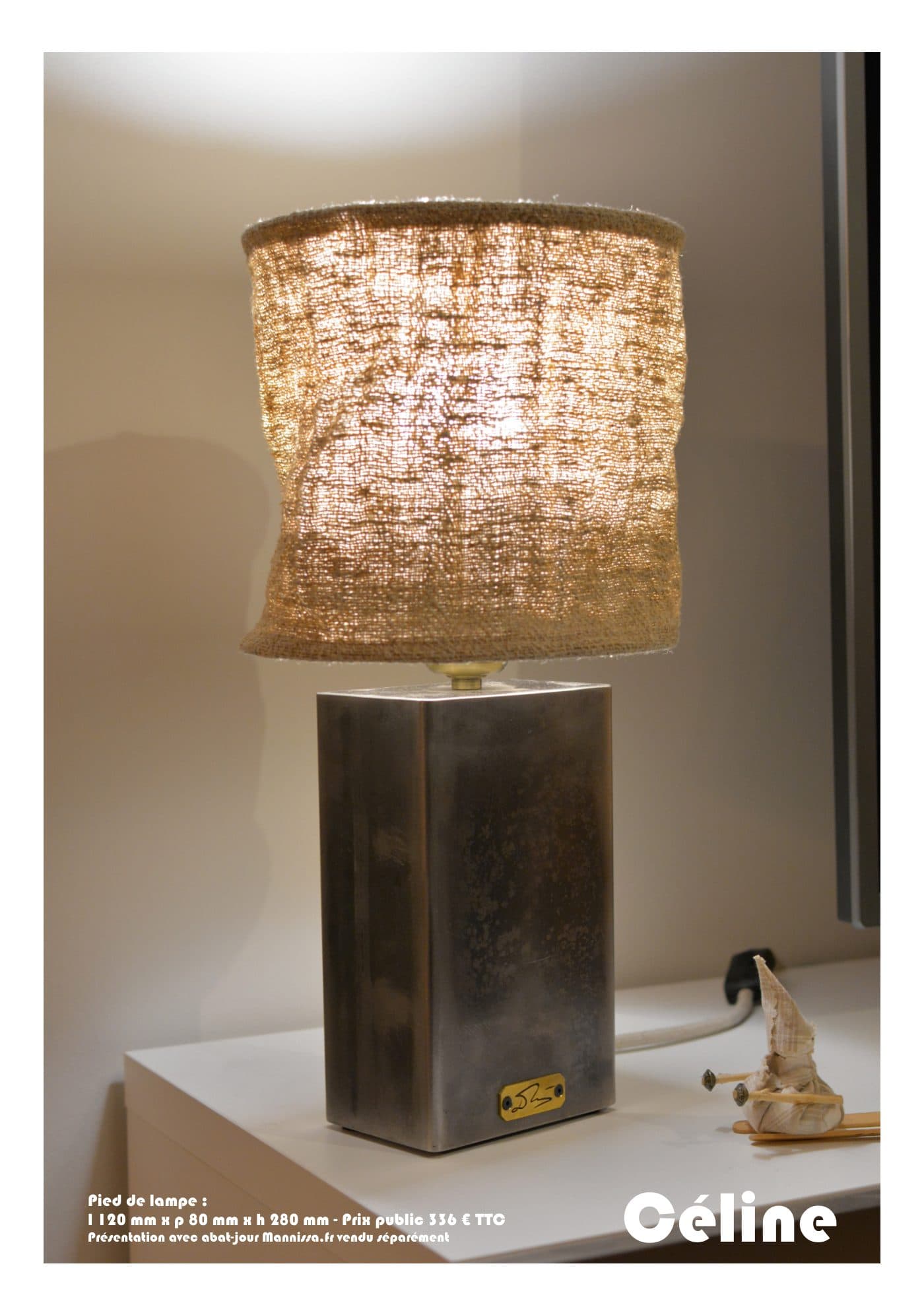 Luminaire en métal conçu à l'atelier Giuseppe Di Malta